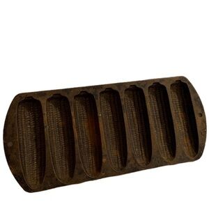 Vintage lodge cast iron 7 corn muffin pan